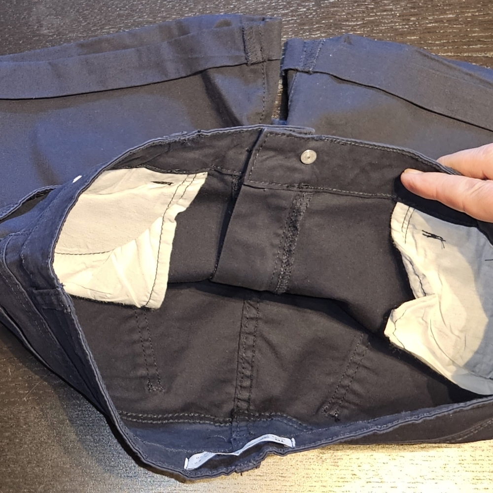 NEW UNWORN womens chinos type smart shorts navy blue UK10, slight stretch - Picture 5 of 9